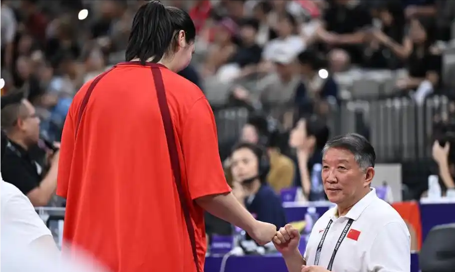 爱游戏在线入口 -赛前体能课后，上海海港单刀错失备战法国杯，更衣室稳定，轮换策略成焦点(苏雨辰海员他老婆的结局)