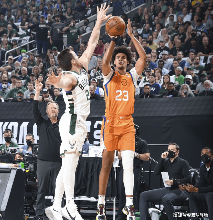 爱游戏网址 -转折点！新疆广汇绝杀压哨；德国杯赛前攻防权衡；气氛紧张；轮换策略成焦点 