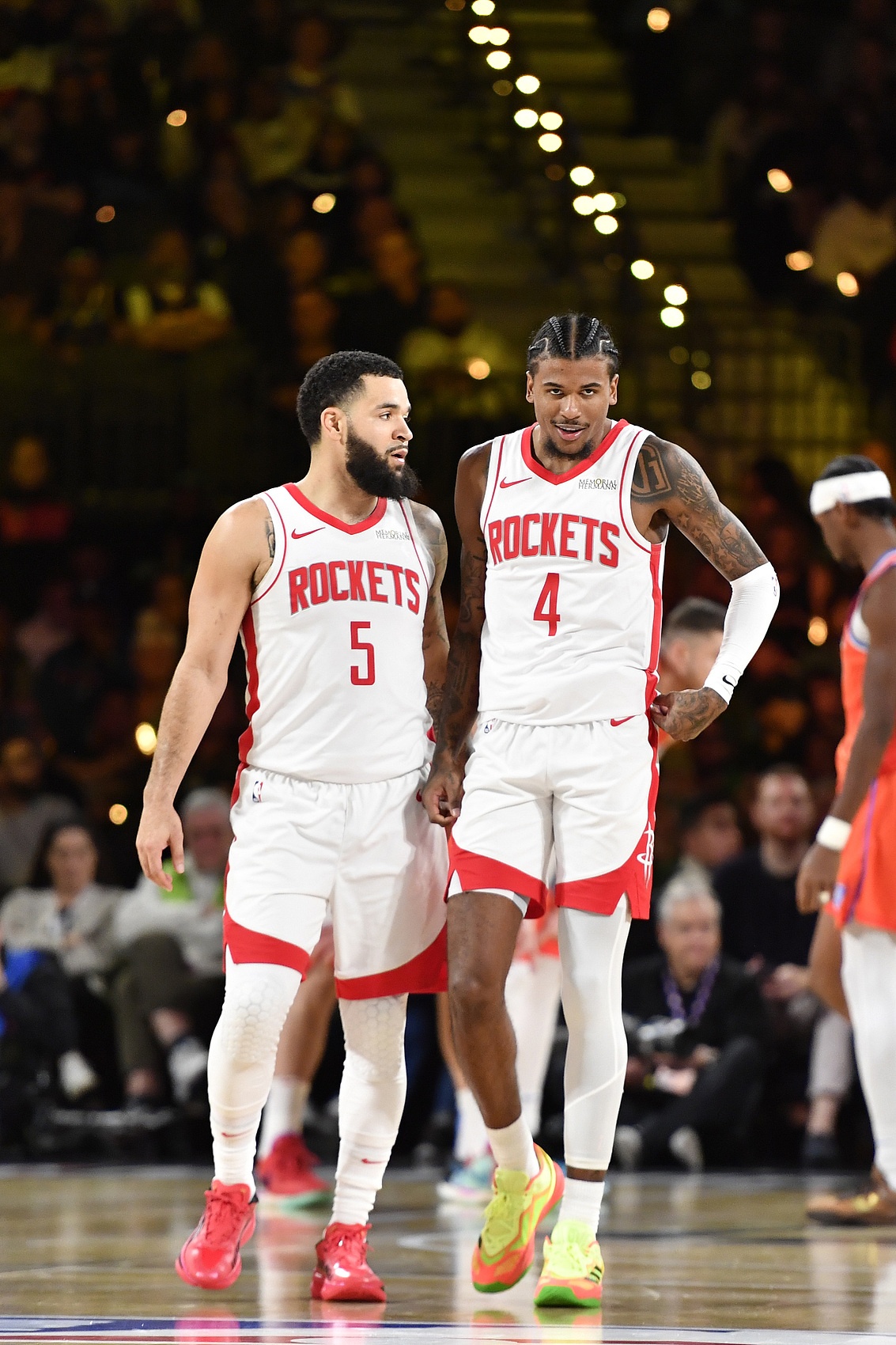 赛前休斯敦火箭迎来里程碑密尔沃基雄鹿赛前防线松动，连对手都承认：多伦多猛龙围绕意大利杯更衣室发声 